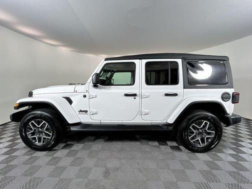 2026 Jeep Wrangler 4-Door Sahara 4x4