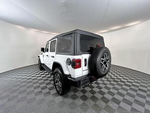 2026 Jeep Wrangler 4-Door Sahara 4x4