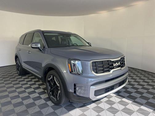 Everlasting Silver 2025 Kia Telluride S