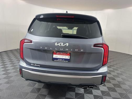 Everlasting Silver 2025 Kia Telluride S