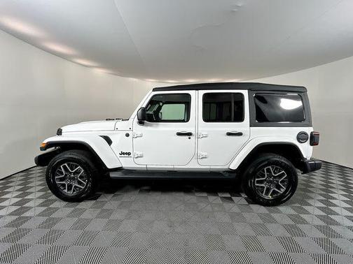 2026 Jeep Wrangler 4-Door Sahara 4x4