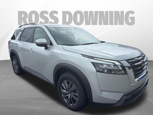 Brilliant Silver Metallic 2025 Nissan Pathfinder SV FWD