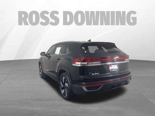 Deep Black Pearl 2025 Volkswagen Atlas Cross Sport 2.0T SE w/Technology