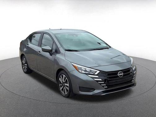 Gun Metallic 2025 Nissan Versa 1.6 SV