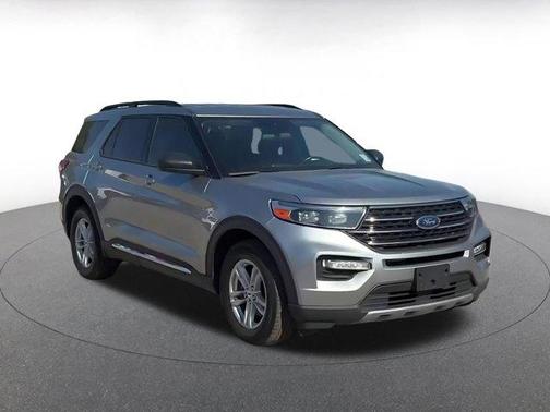 Silver 2024 Ford Explorer XLT