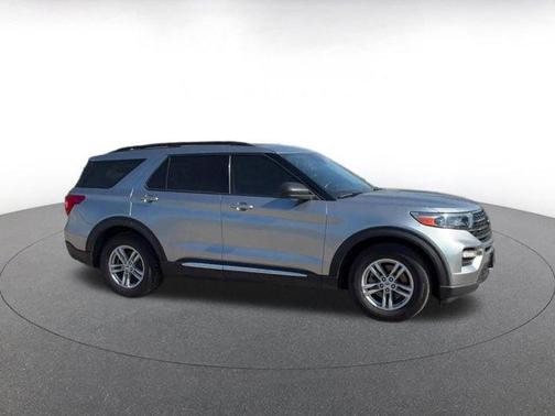 Silver 2024 Ford Explorer XLT