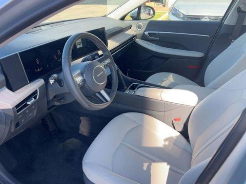 2025 Hyundai SONATA Hybrid SEL