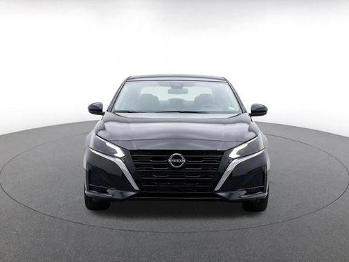 Super Black 2025 Nissan Altima SV