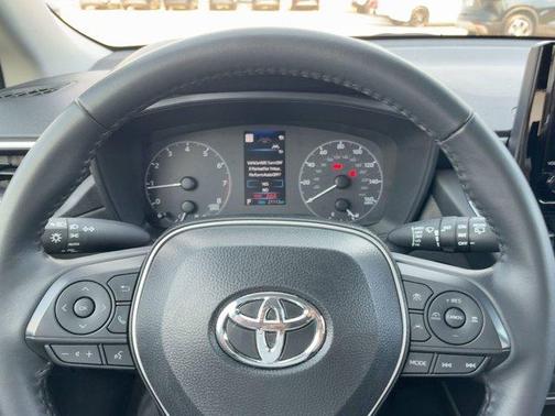 2025 Toyota Corolla Cross LE