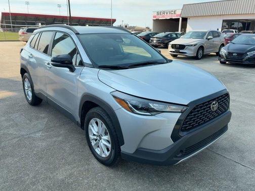 2025 Toyota Corolla Cross LE