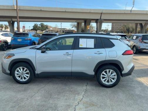 2025 Toyota Corolla Cross LE