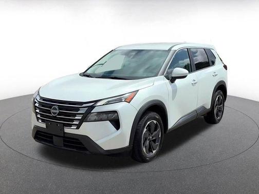 Everest White P 2025 Nissan Rogue SV