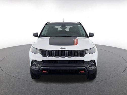 Bright White Clearcoat 2025 Jeep Compass Trailhawk