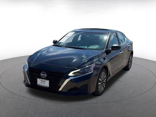 Black 2025 Nissan Altima SV