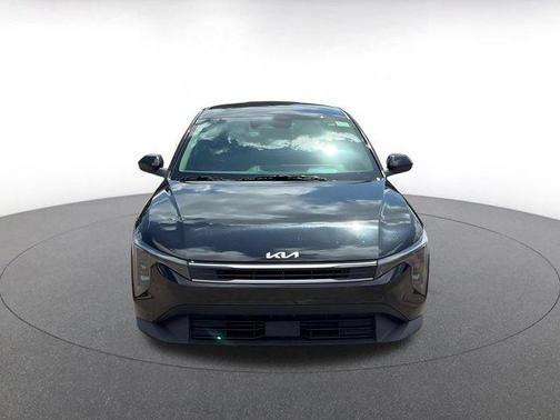 Aurora Black Pearl 2025 Kia K4