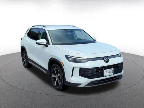 Pure White 2026 Volkswagen Tiguan 2.0T SE