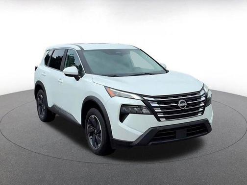 Pearl 2025 Nissan Rogue SV