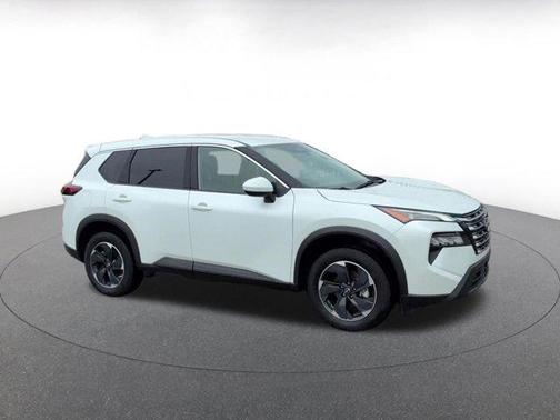Pearl 2025 Nissan Rogue SV