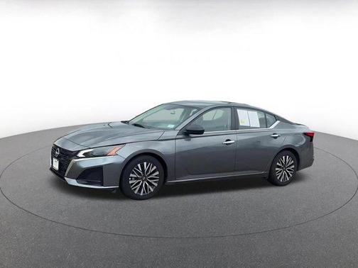 Gun Metallic 2025 Nissan Altima SV