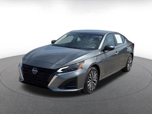 Gun Metallic 2025 Nissan Altima SV