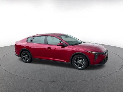 Red 2026 Kia K4 LX
