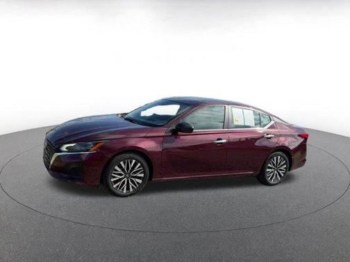Garnet Pearl 2025 Nissan Altima SV