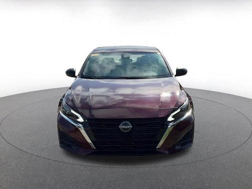 Garnet Pearl 2025 Nissan Altima SV