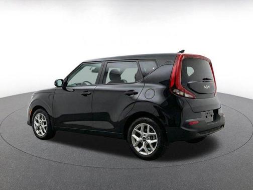 Fusion Orange 2025 Kia Soul LX