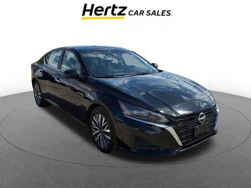 Super Black 2025 Nissan Altima SV