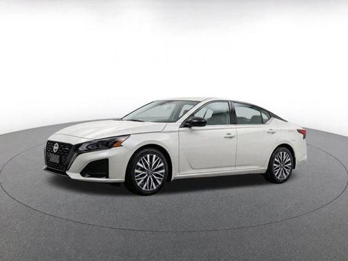 Glacier White 2026 Nissan Altima SV