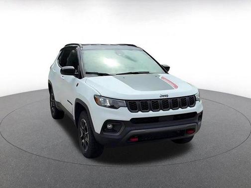 Bright White Clearcoat 2025 Jeep Compass Trailhawk