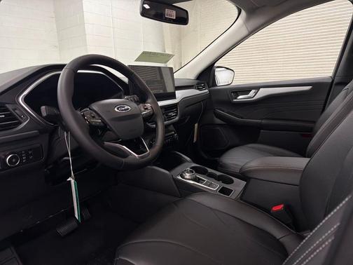 2026 Ford Escape Platinum