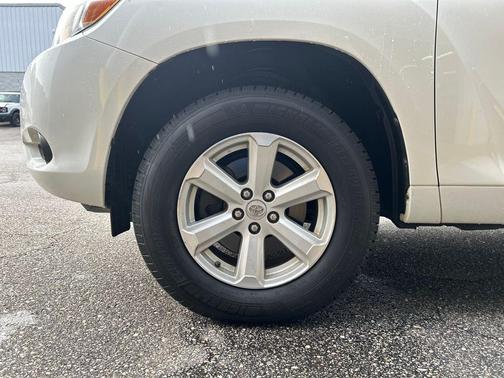 2010 Toyota Highlander Base