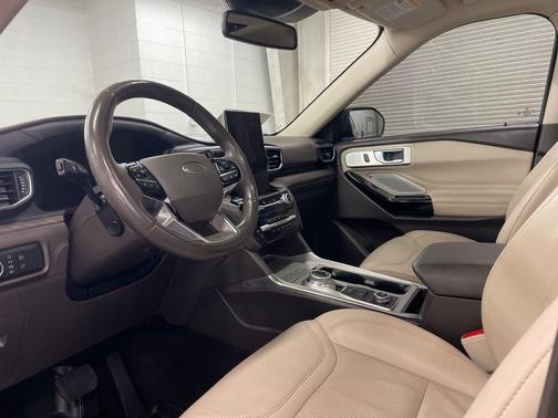 2022 Ford Explorer Platinum