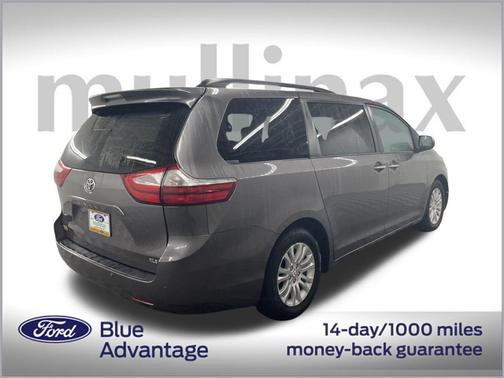 2017 Toyota Sienna XLE