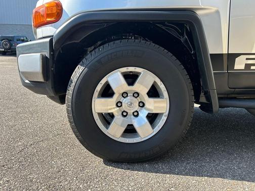 2007 Toyota FJ Cruiser Base (Retail Orders Only) (A5)