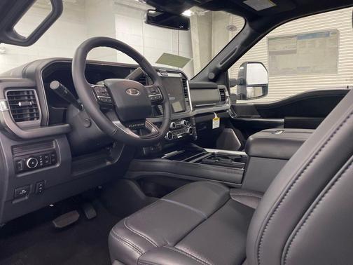 2025 Ford F-250 Platinum
