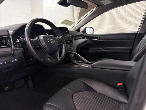 Wind Chill Pearl 2021 Toyota Camry SE