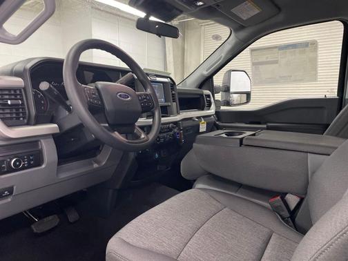 2025 Ford F-250 STX
