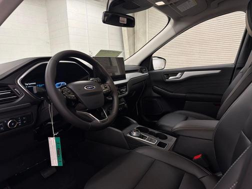 2026 Ford Escape Platinum