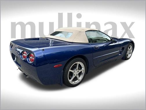 2004 Chevrolet Corvette Base