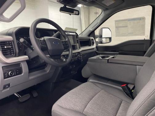 2025 Ford F-250 STX
