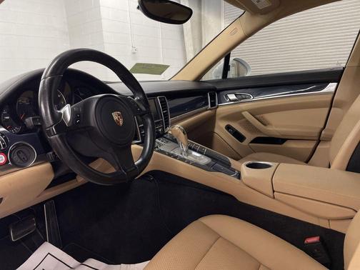 2015 Porsche Panamera 4