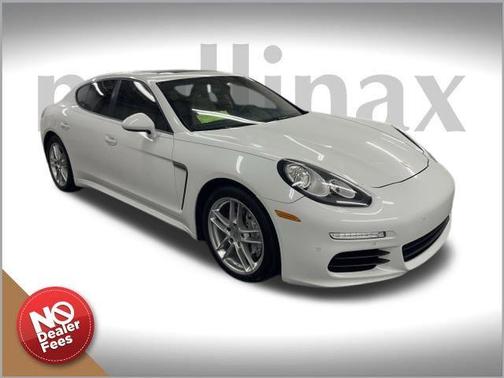 2015 Porsche Panamera 4