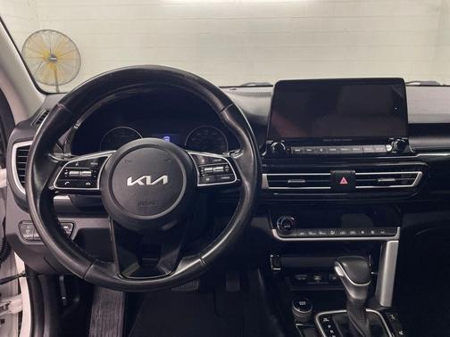 2023 Kia Seltos EX