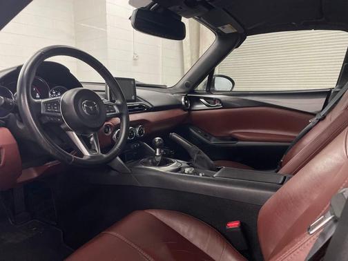 2017 Mazda MX-5 Miata SV
