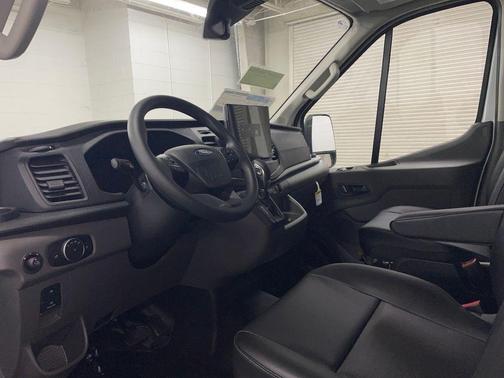 2026 Ford Transit-250 148 WB Medium Roof Cargo