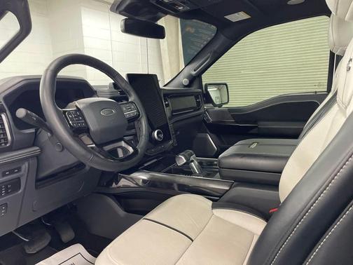 2023 Ford F-150 Lightning Platinum
