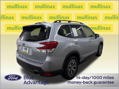 Ice Silver Metallic 2023 Subaru Forester 2.5I PREMIUM