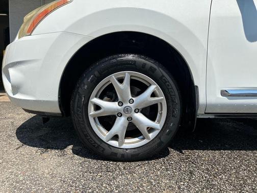 2011 Nissan Rogue SV